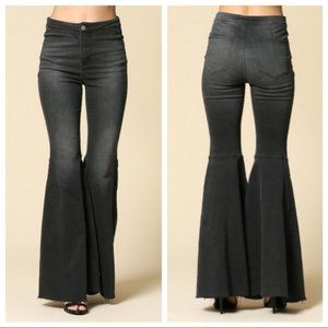 Blank Paige Flared Super Bells Size S High Rise Bell Bottom Raw Edge Black Jeans